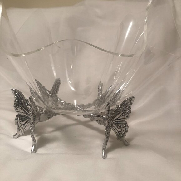 Arthur Court Acrylic serving bowl/centerpiece with aluminum butterfly ba… - Picture 1 of 9